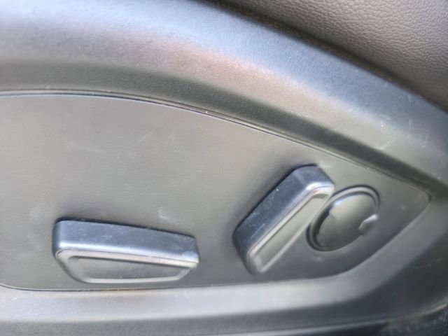 Used 2022 Ford Explorer Limited w/ Equipment Group 301A image 13