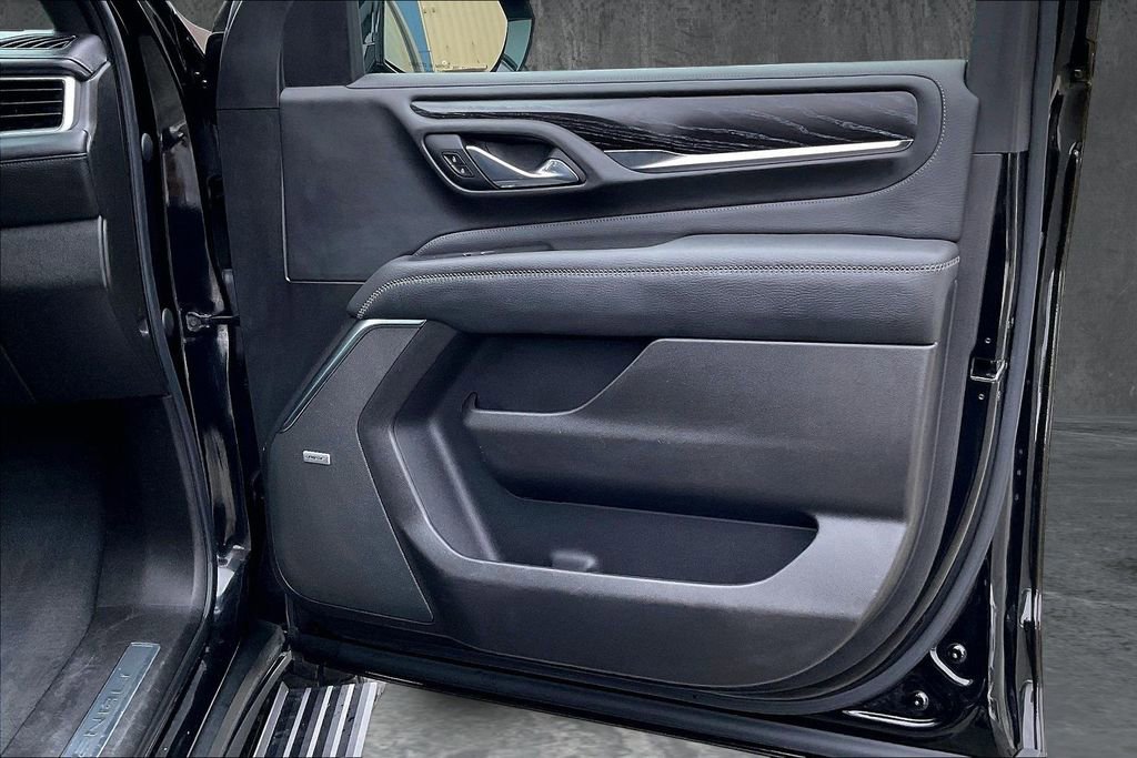 Used 2021 GMC Yukon Denali w/ Denali Ultimate Package image 29