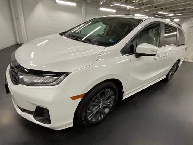 Certified 2025 Honda Odyssey Touring image 1