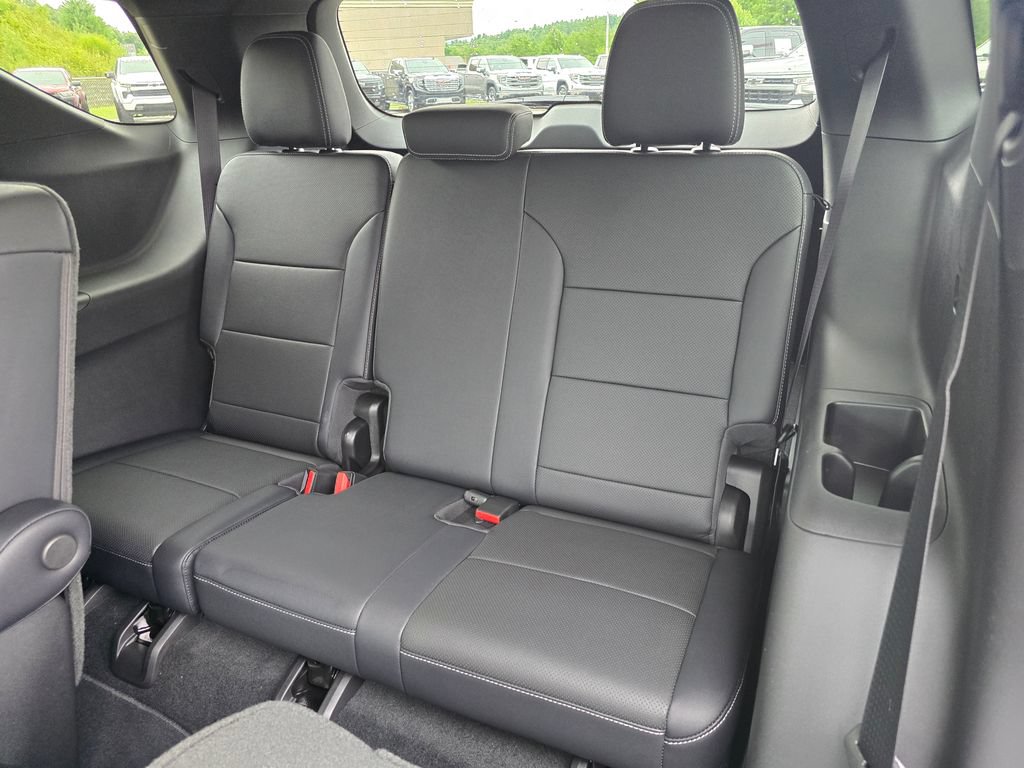 New 2026 Chevrolet Traverse LT w/ Midnight/Sport Edition FWD image 14