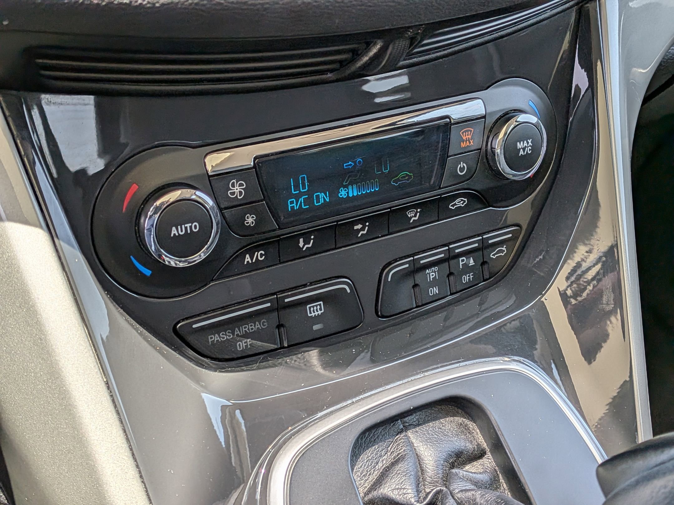 Used 2015 Ford C-MAX SEL w/ Equipment Group 303A FWD image 22