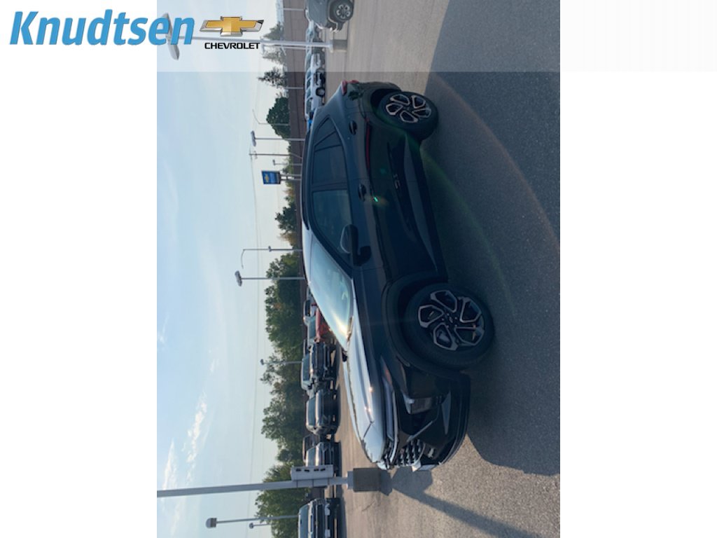 New 2026 Chevrolet Trax RS w/ Driver Confidence Package FWD image 3