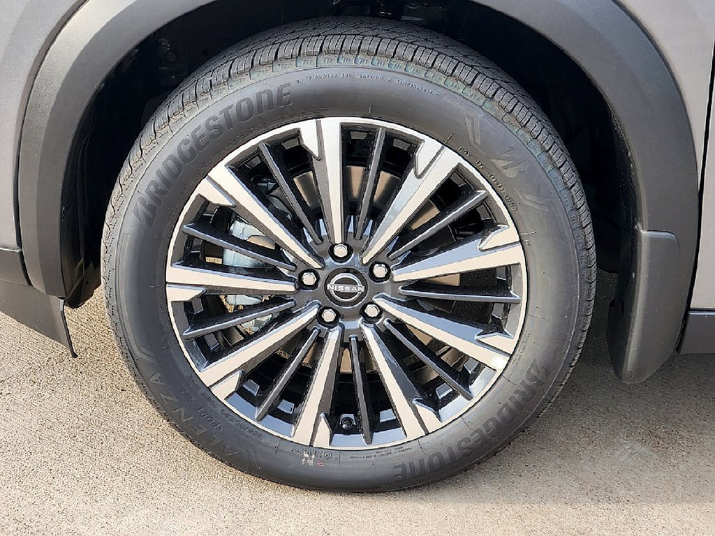 New 2026 Nissan Pathfinder Platinum AWD/4WD image 10