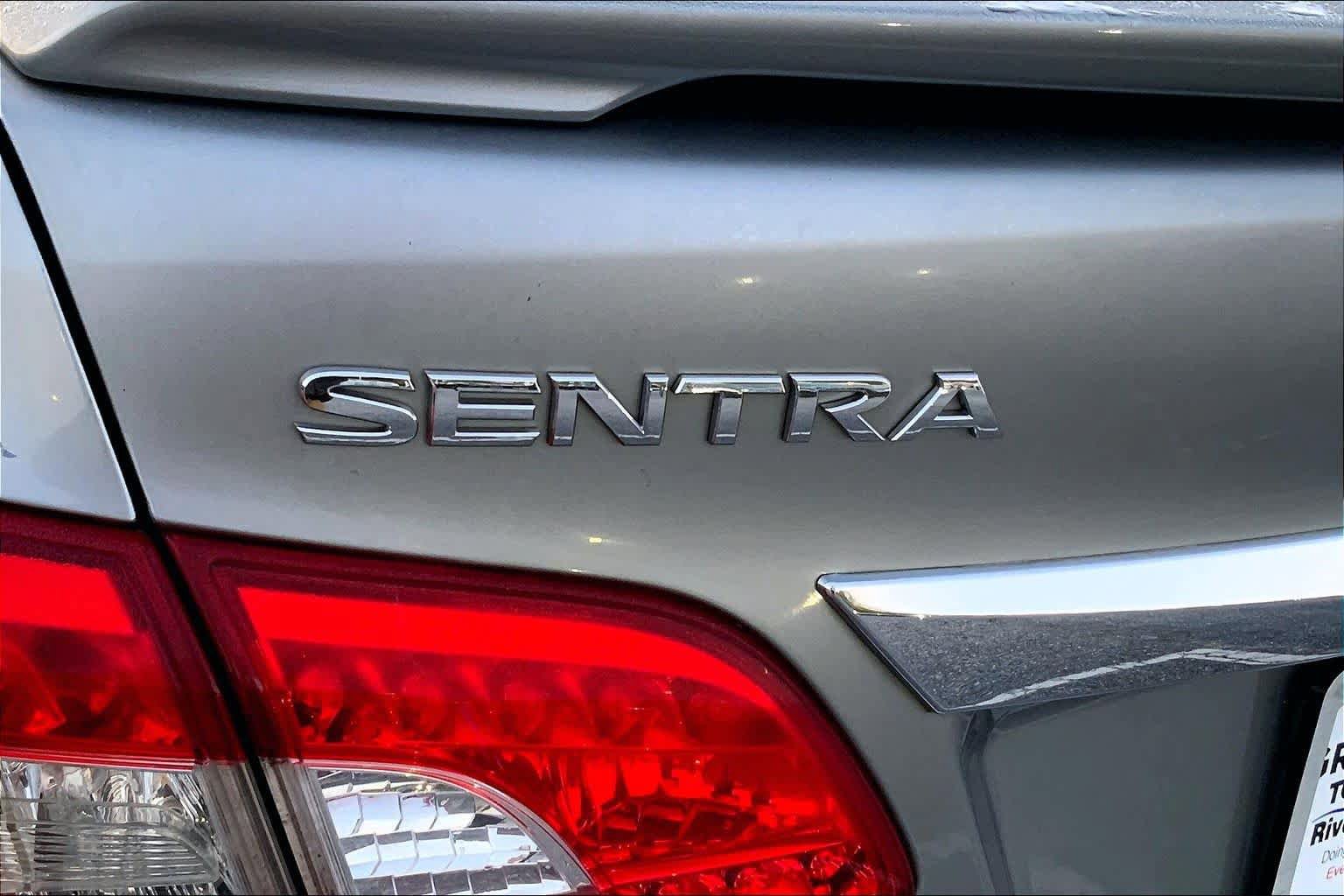 Used 2014 Nissan Sentra SR w/ SR Driver Package FWD image 29
