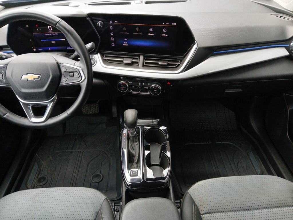 Used 2024 Chevrolet Trax LT w/ Driver Confidence Package FWD image 3