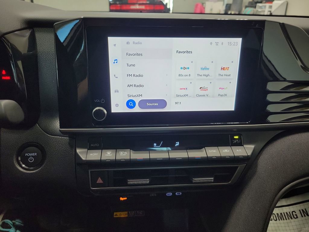 Used 2025 Toyota Camry LE FWD image 4