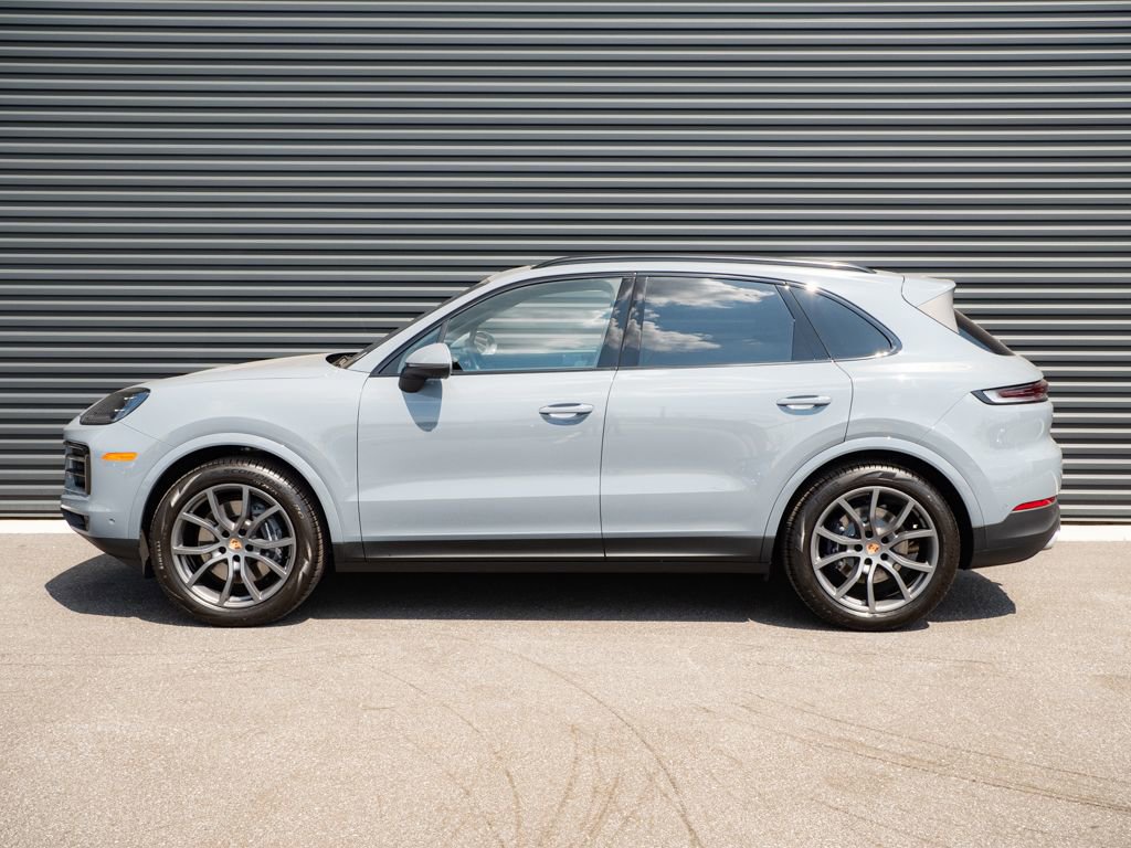 Certified 2026 Porsche Cayenne AWD/4WD image 2