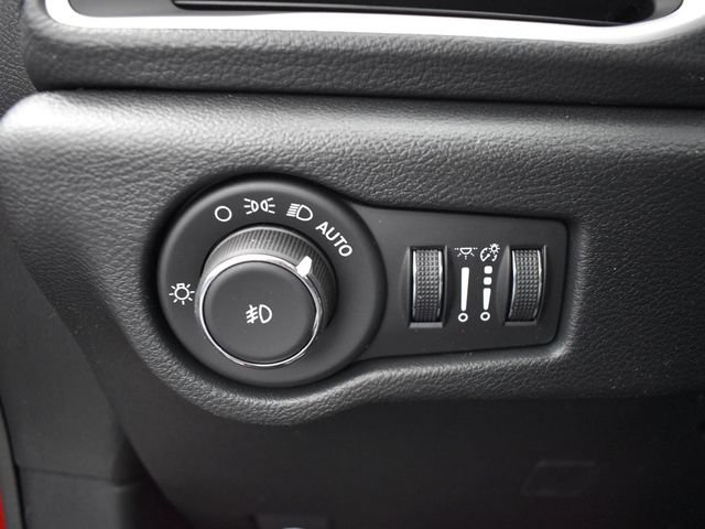 New 2026 Chrysler Pacifica Select AWD/4WD image 15