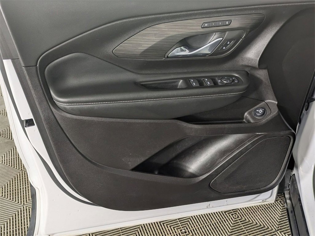 Used 2024 GMC Terrain SLT image 14