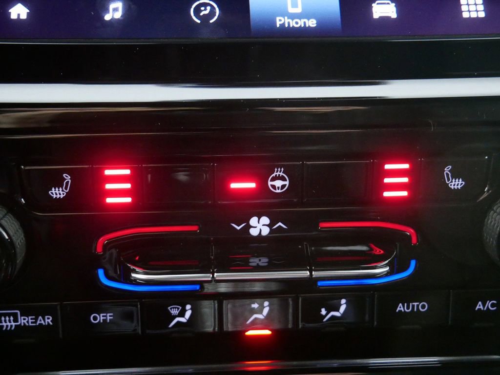 Certified 2024 Jeep Grand Cherokee Laredo w/ Luxury Tech Group I image 48