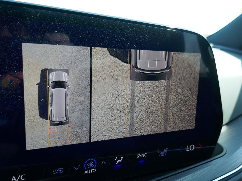 New 2026 Chevrolet Suburban Z71 image 35