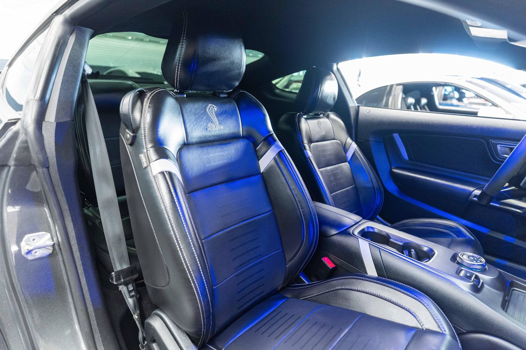 Used 2020 Ford Mustang Shelby GT500 w/ Technology Package RWD image 14