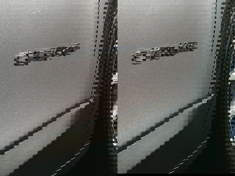 Used 2018 Jeep Cherokee Latitude Plus w/ Comfort/Convenience Group image 24