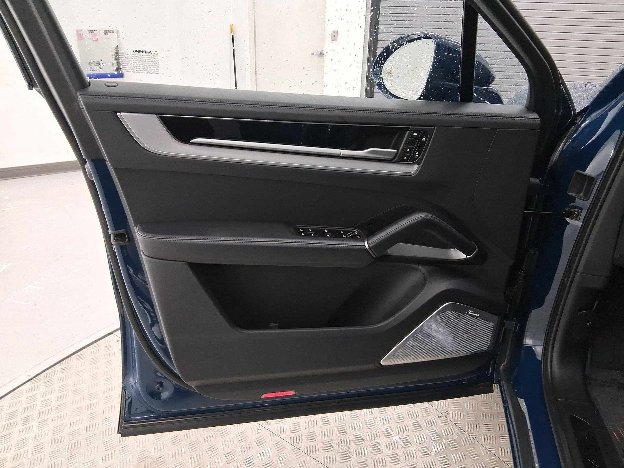 New 2025 Porsche Cayenne GTS image 14