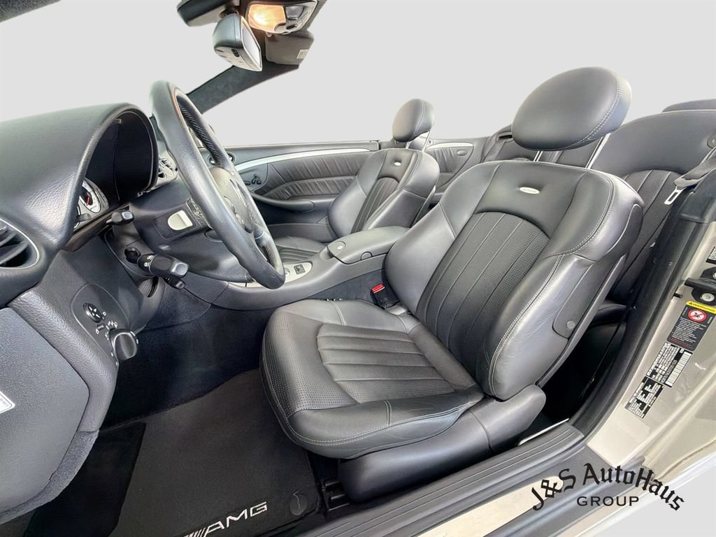 Used 2005 Mercedes-Benz CLK 55 AMG Cabriolet image 11