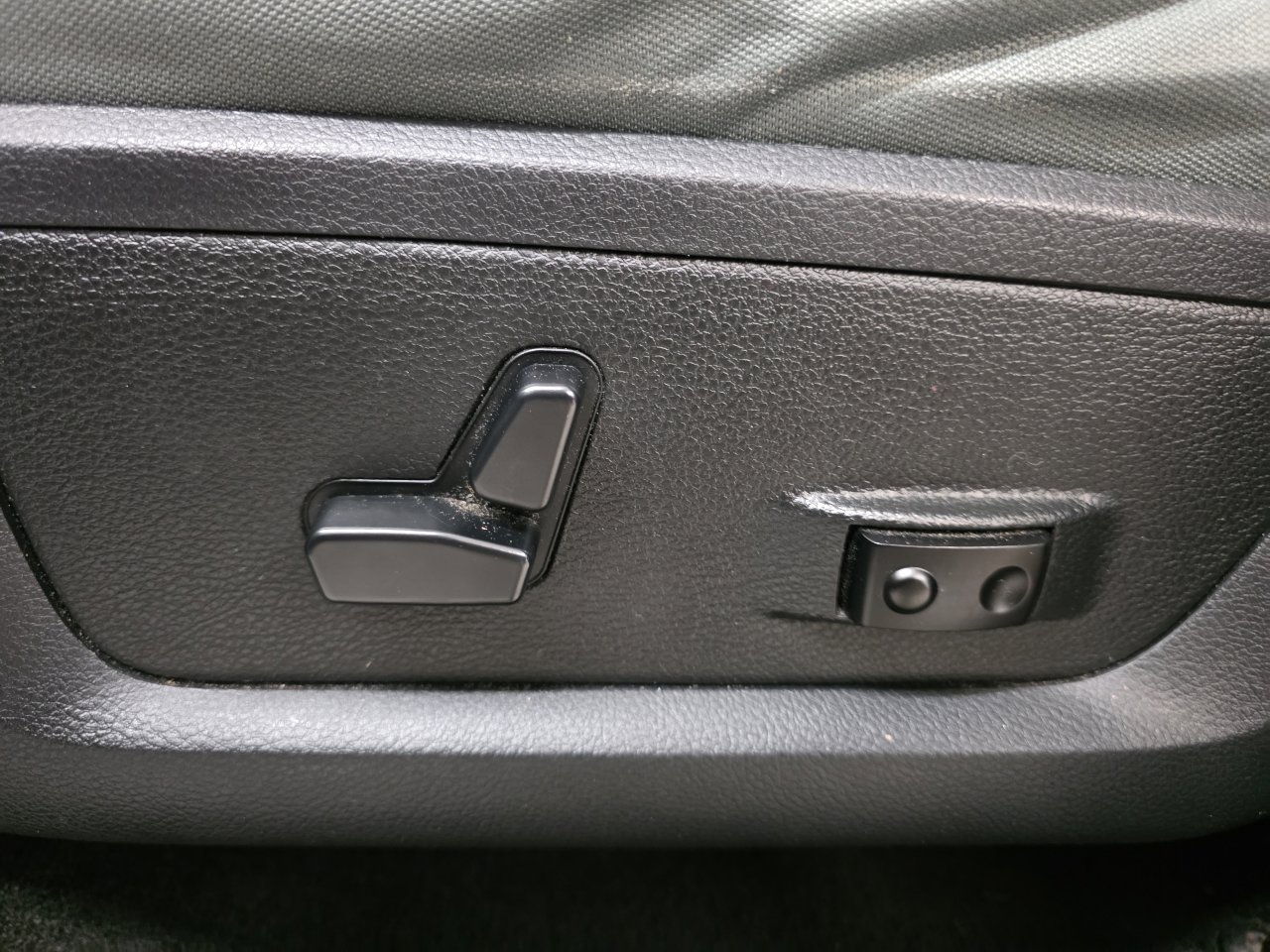 Used 2015 RAM 2500 SLT w/ Luxury Group image 27