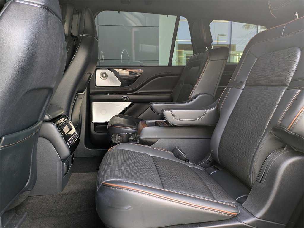 Certified 2025 Lincoln Aviator Black Label image 16