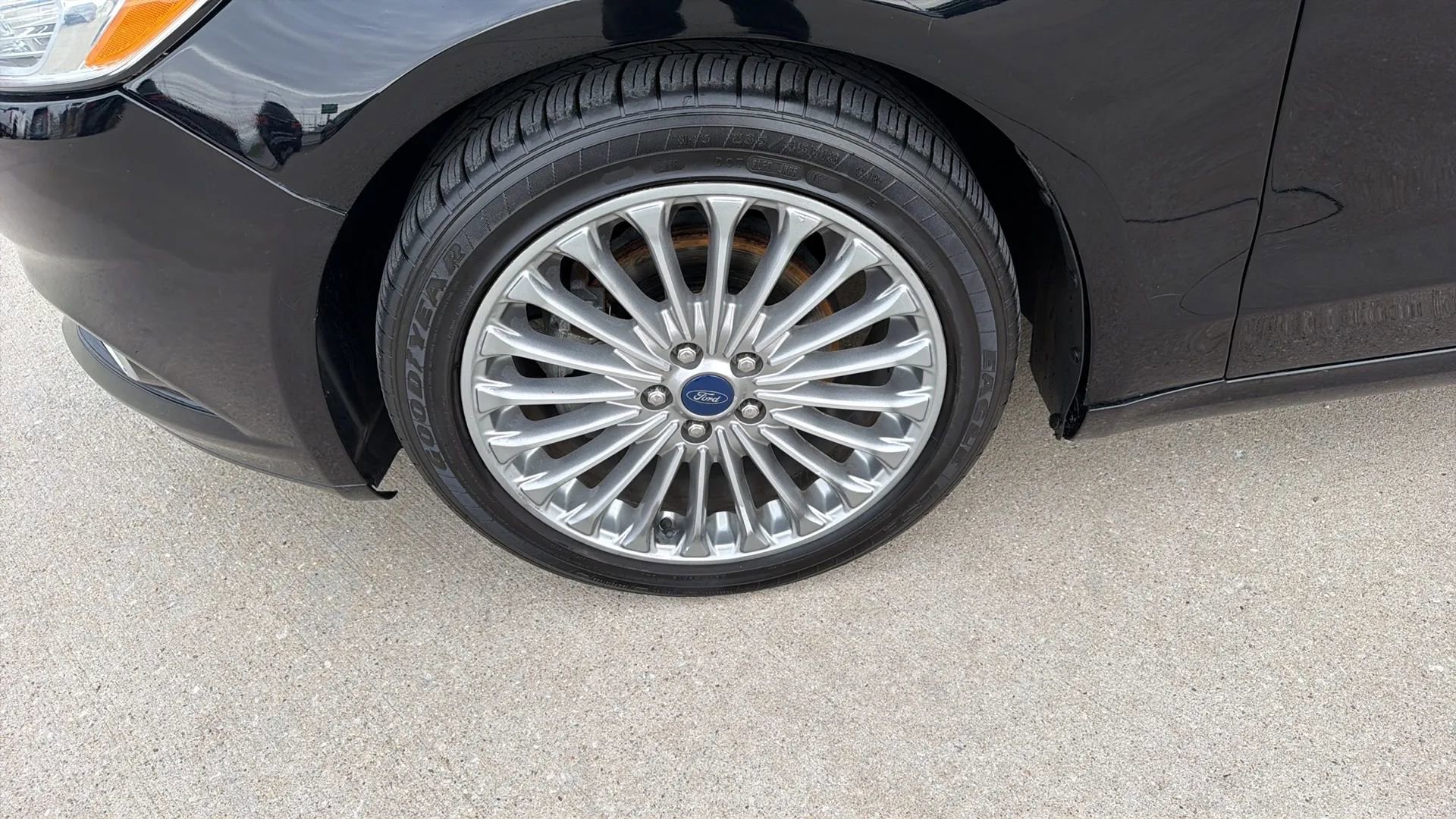 Used 2016 Ford Fusion Titanium FWD image 33