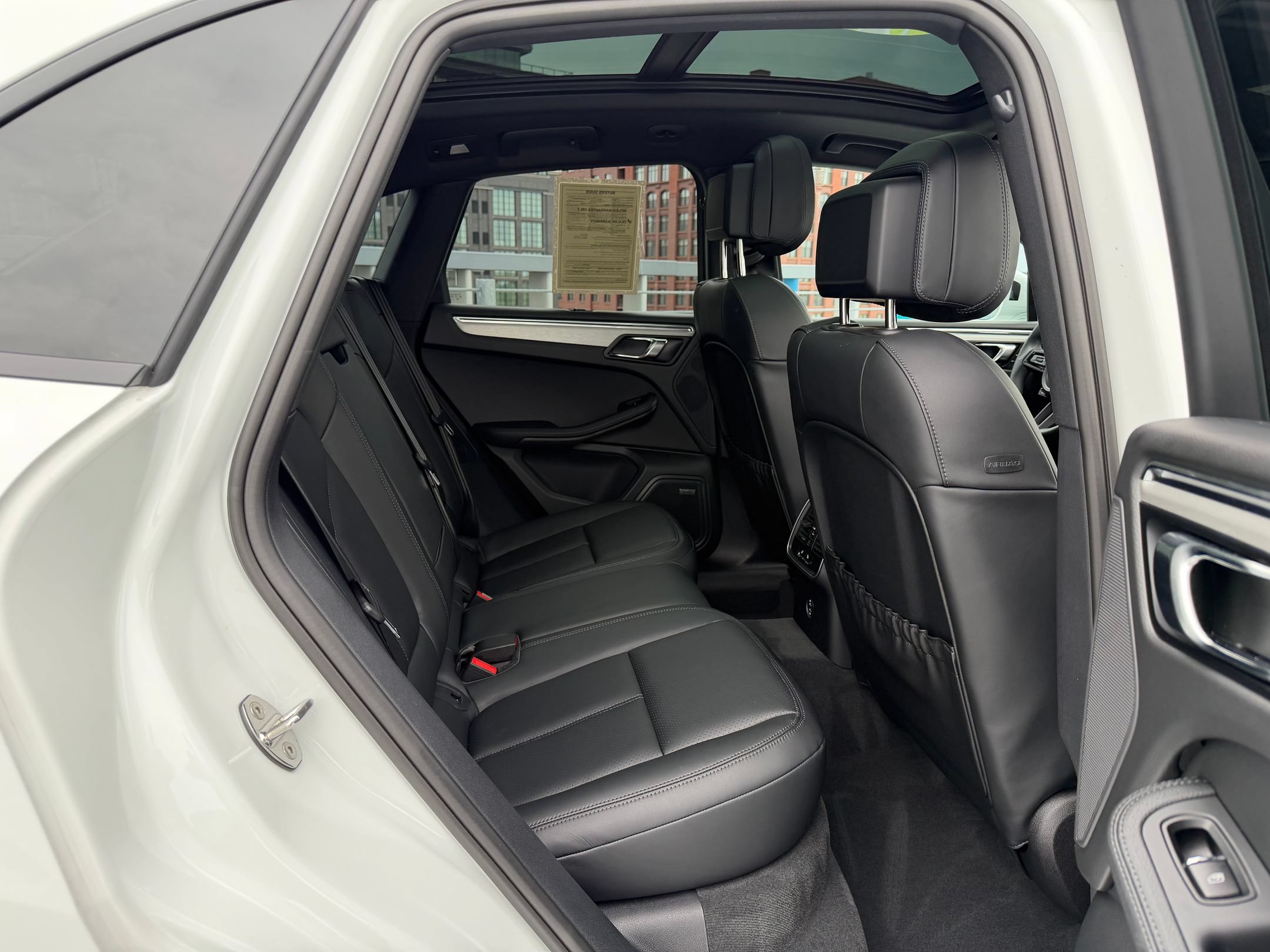 Certified 2026 Porsche Macan AWD/4WD image 19