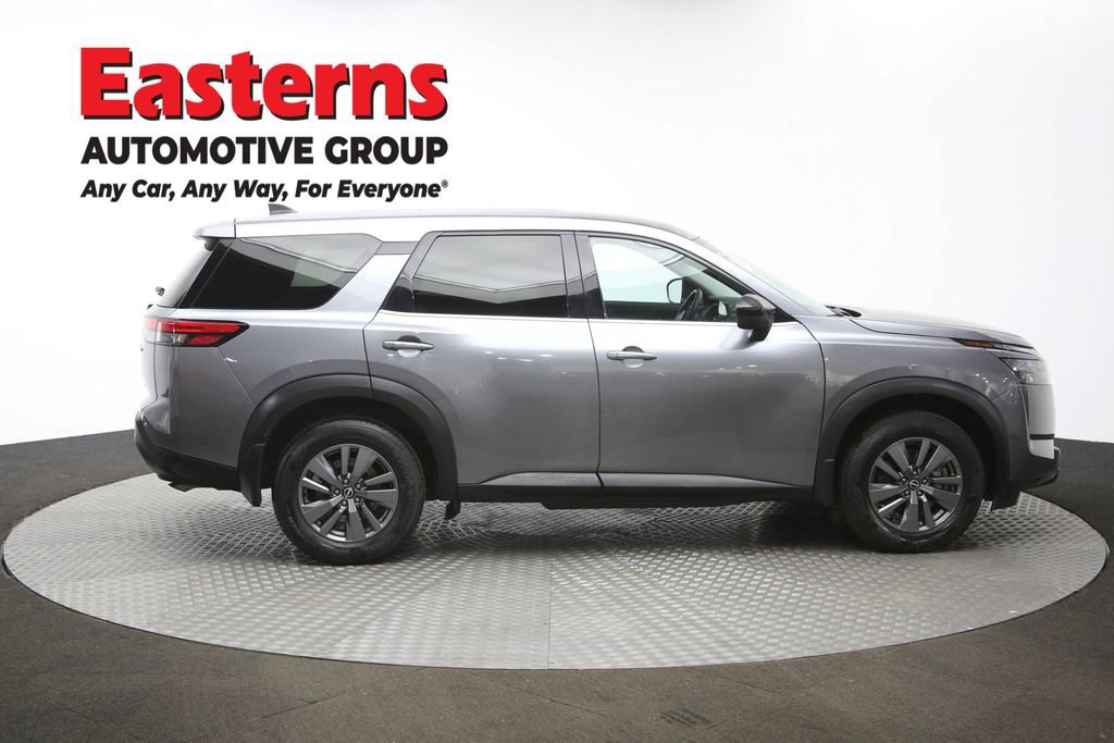 Used 2024 Nissan Pathfinder S image 44