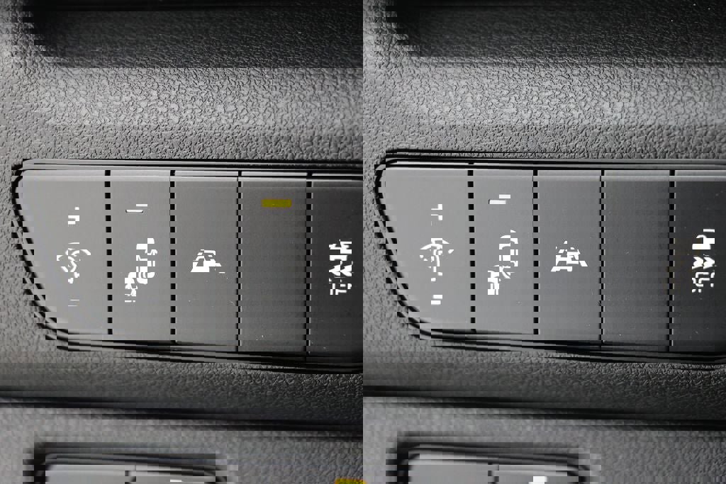 Used 2021 Kia Niro EX w/ Cold Weather Package image 27