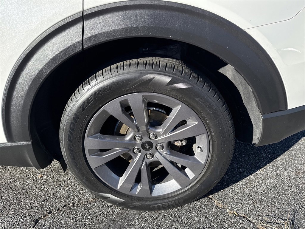 Used 2022 Ford Explorer XLT w/ Equipment Group 202A image 10