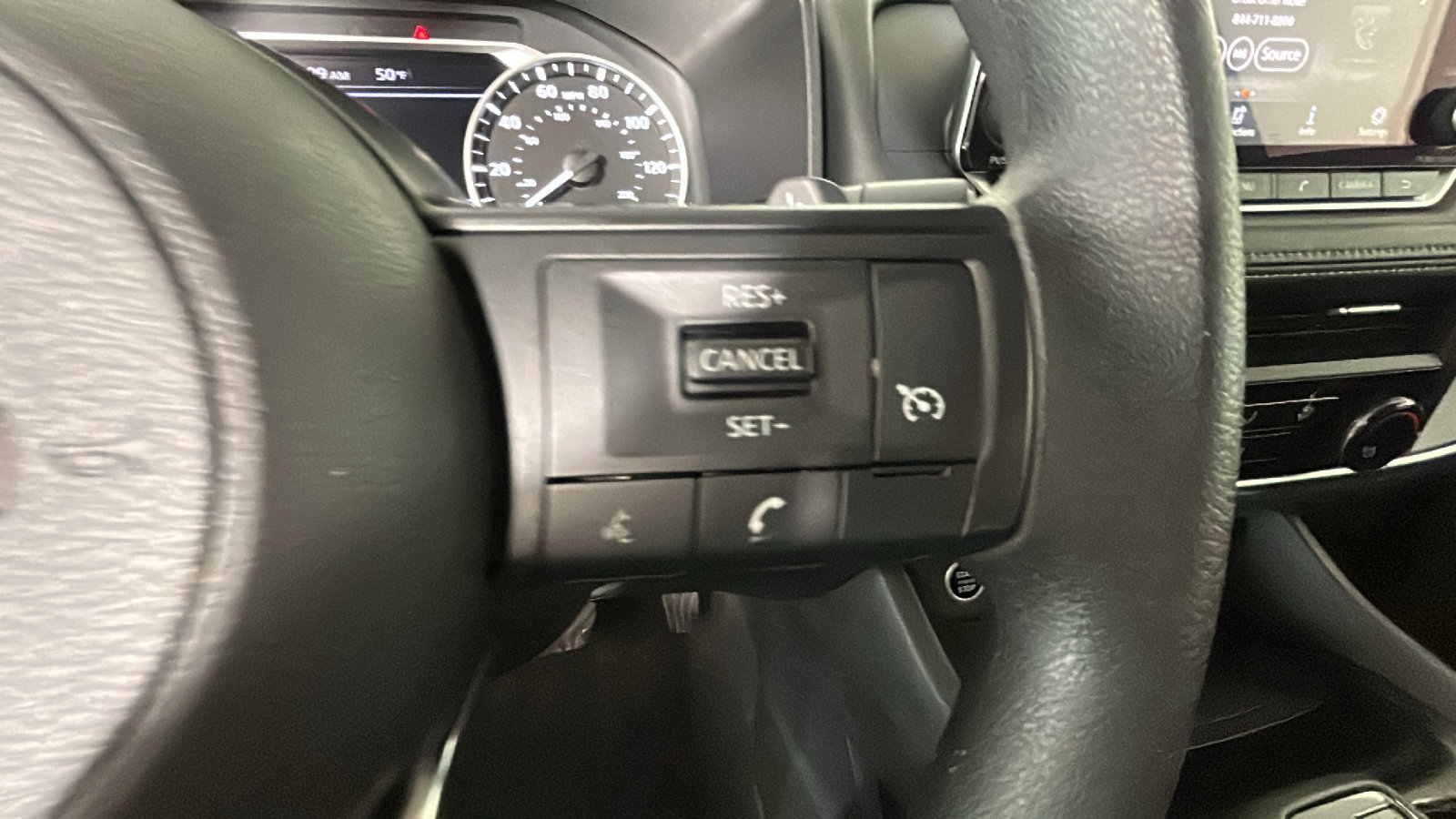 Used 2023 Nissan Rogue S AWD/4WD image 21