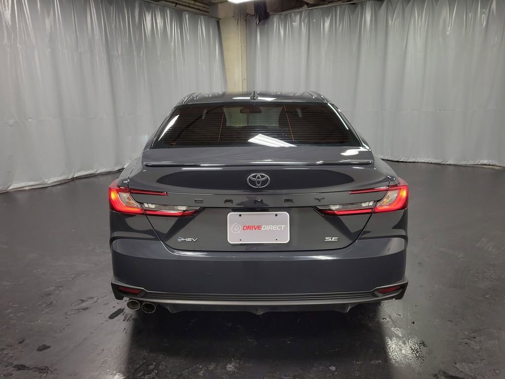 Used 2025 Toyota Camry SE image 7