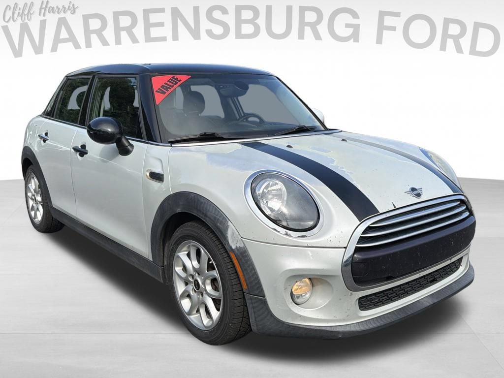 Used 2019 MINI Cooper 4-Door Hardtop FWD image 1