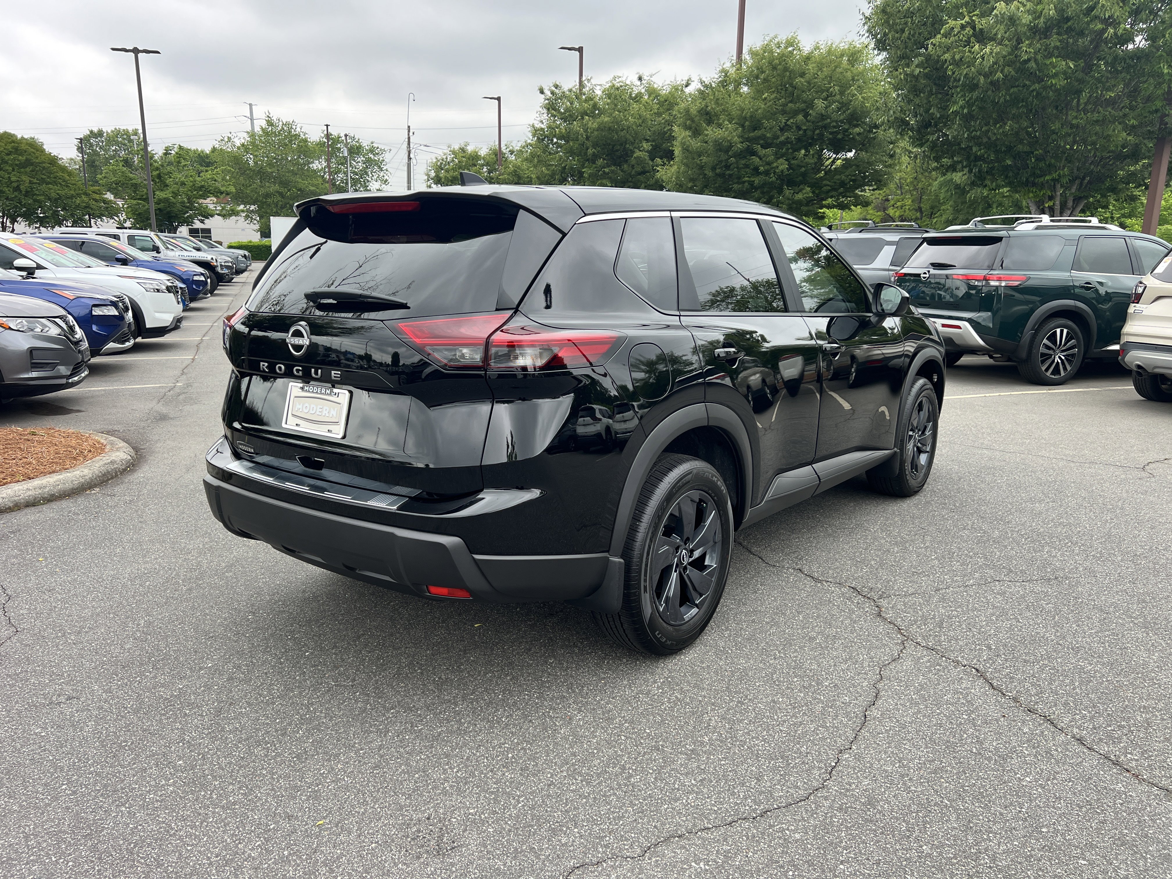 Certified 2026 Nissan Rogue SV FWD image 32