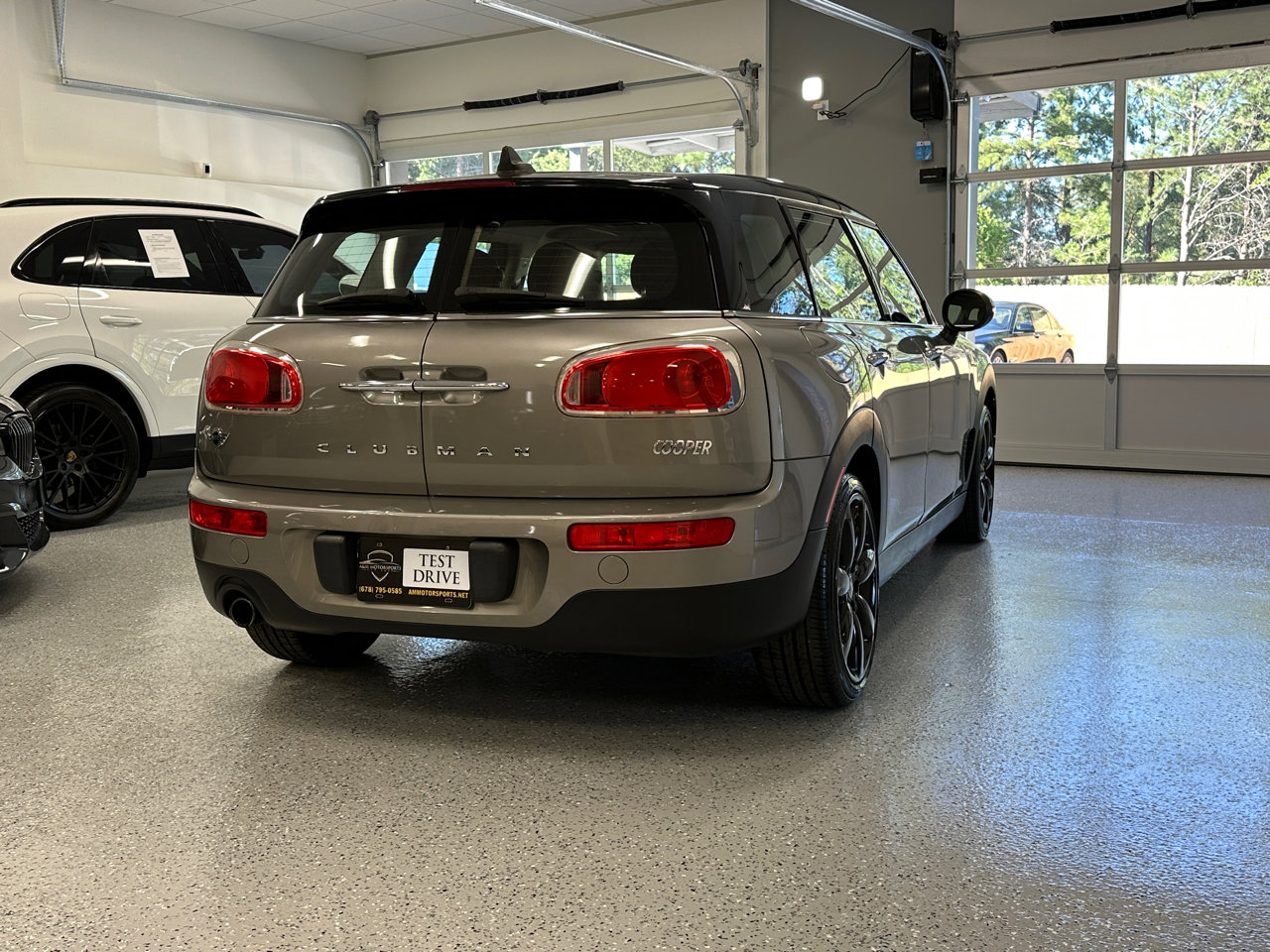 Used 2016 MINI Cooper Clubman image 8