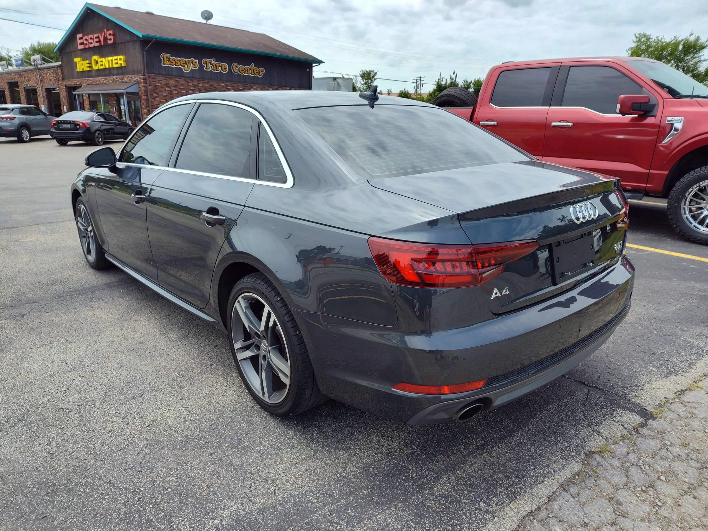 Used 2018 Audi A4 2.0T Premium Plus w/ Premium Plus Package AWD/4WD image 3
