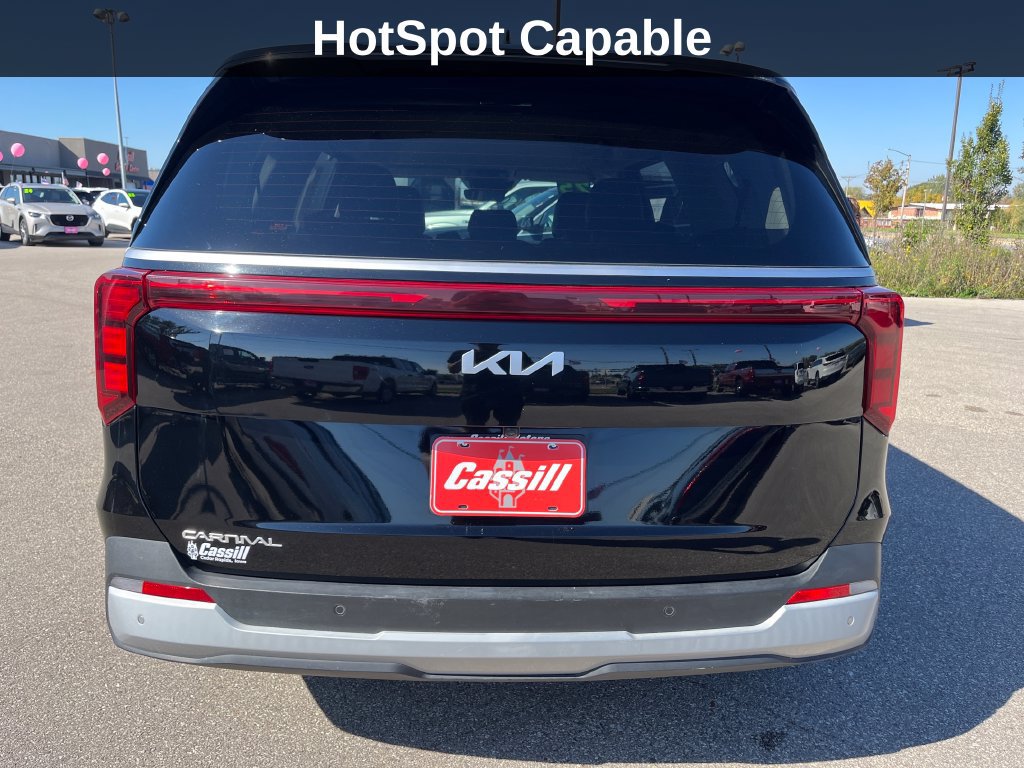 Used 2025 Kia Carnival FWD image 5