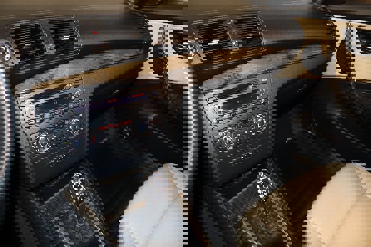 Used 2012 BMW 135i Convertible image 48