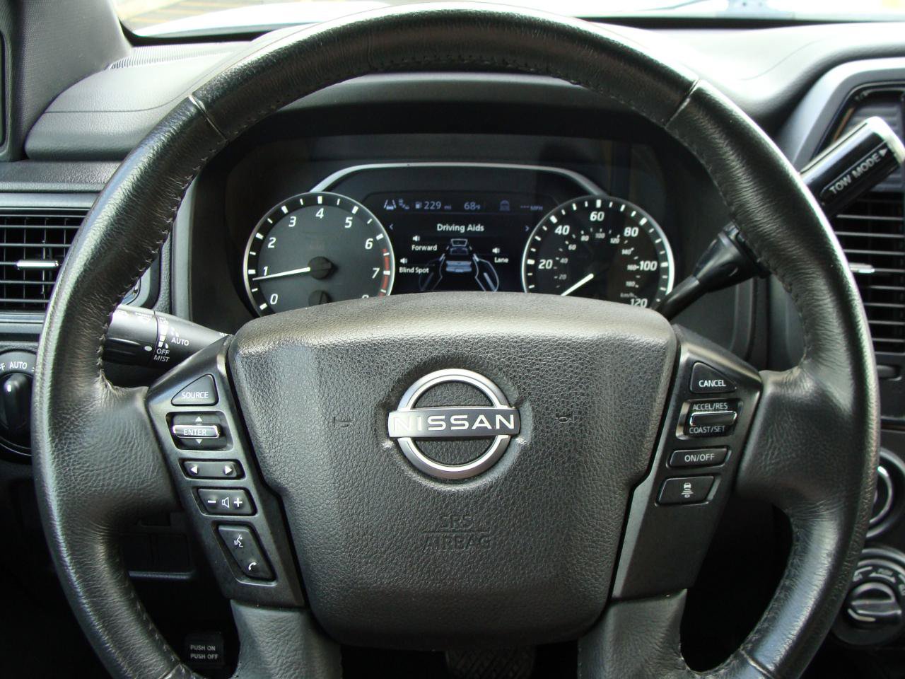 Used 2024 Nissan Titan SV w/ SV Convenience Package AWD/4WD image 14