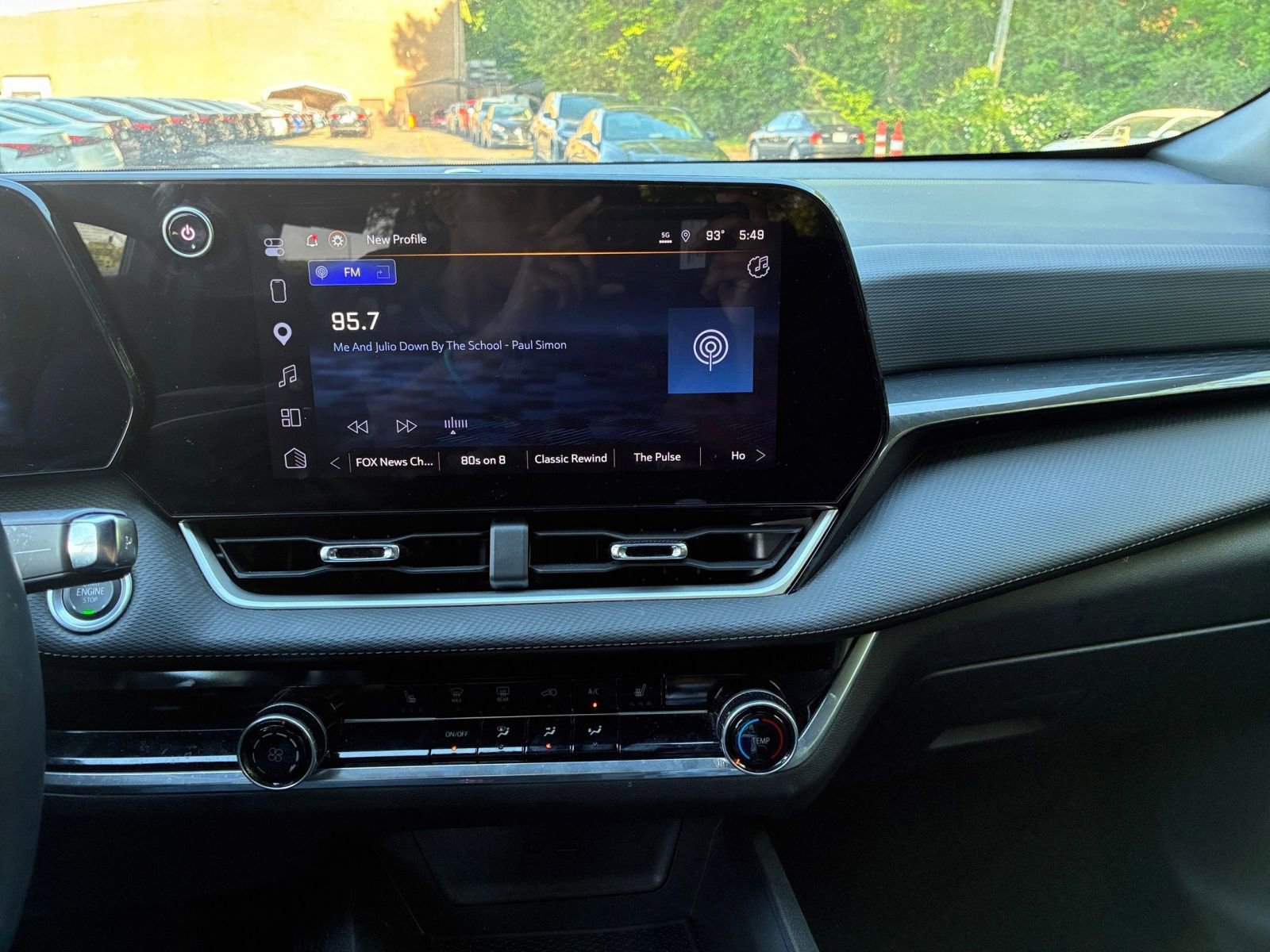 Used 2025 Chevrolet Equinox LT FWD image 17