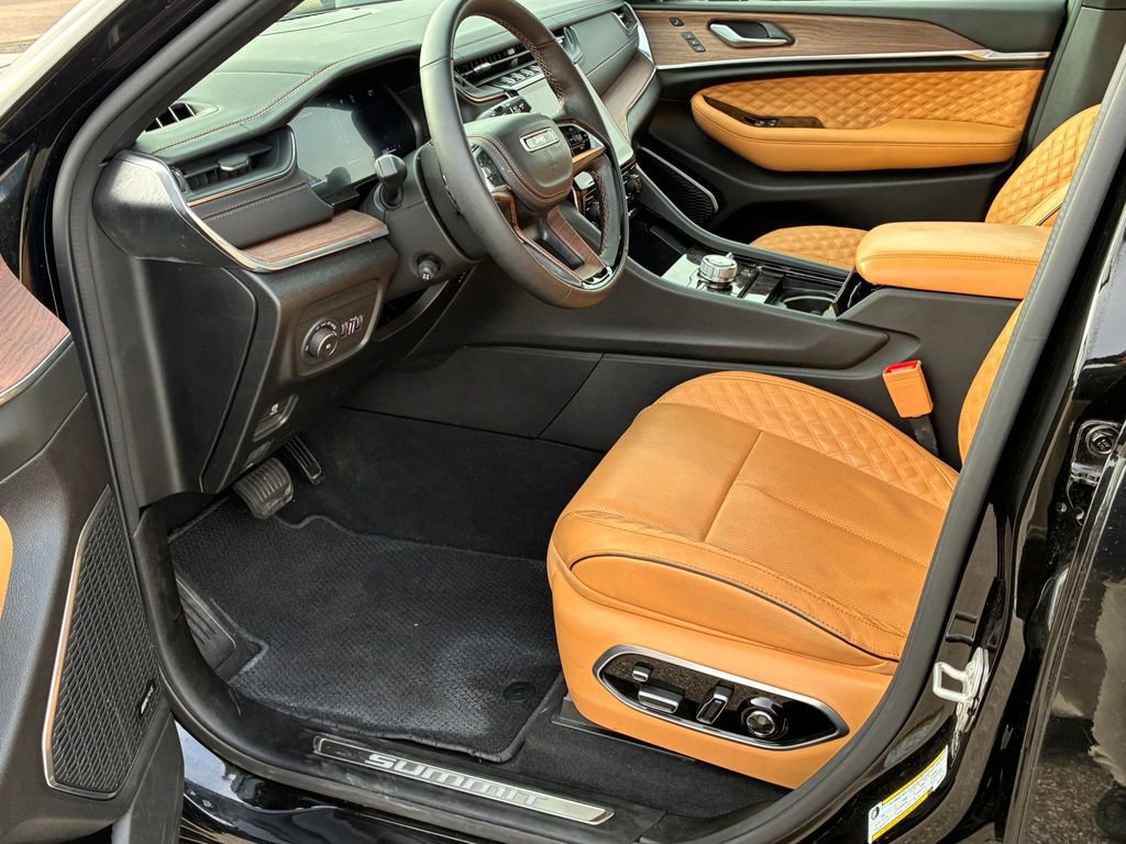 Used 2024 Jeep Grand Cherokee Summit w/ High Altitude Package image 20