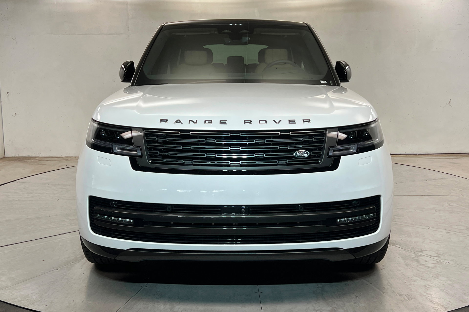 Used 2026 Land Rover Range Rover SE AWD/4WD image 9