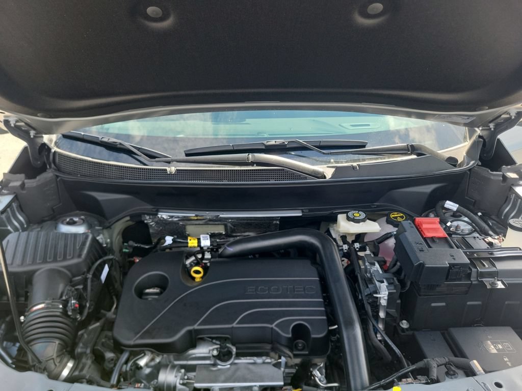 New 2027 Chevrolet Equinox LT w/ Convenience Package II FWD image 24