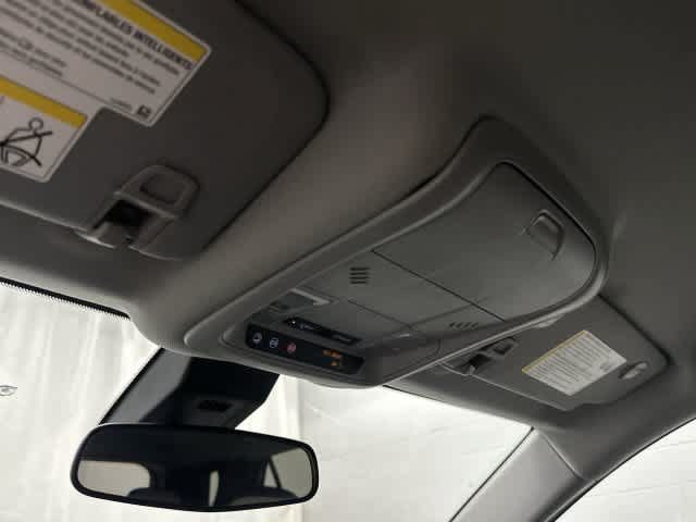 Used 2020 Chevrolet Equinox LT FWD image 21