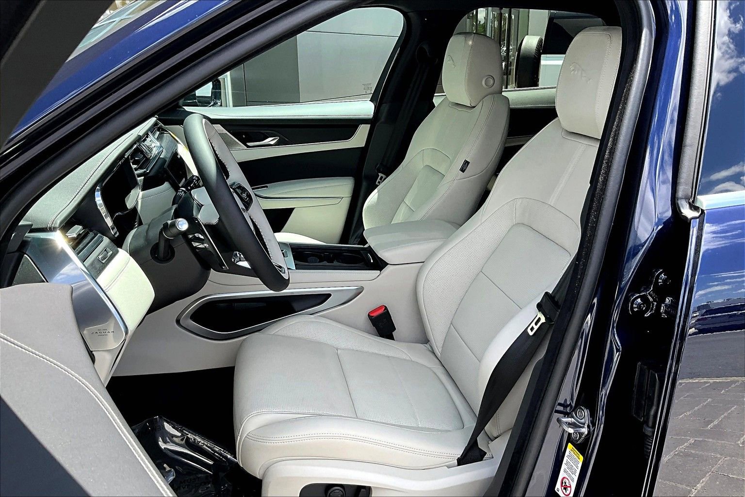 New 2026 Jaguar F-PACE R-Dynamic S image 9