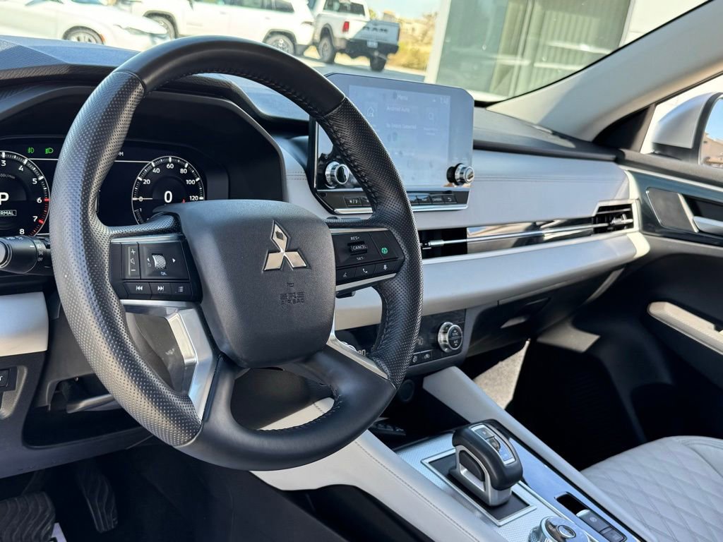 Used 2023 Mitsubishi Outlander SEL image 21