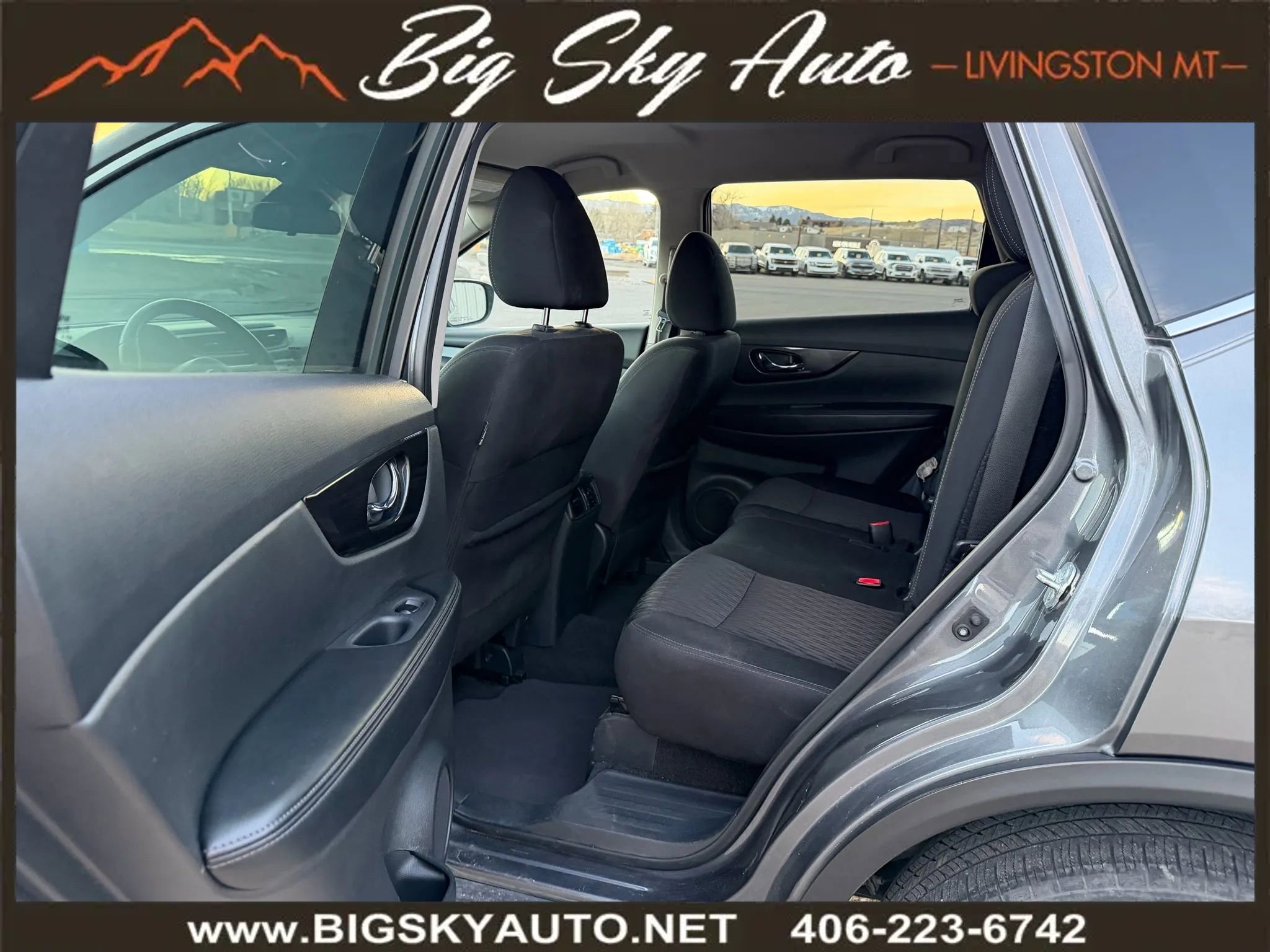 Used 2019 Nissan Rogue SV image 17