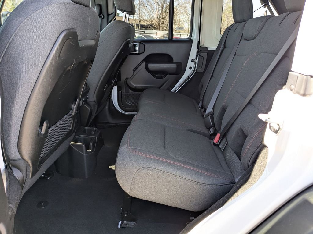 Used 2025 Jeep Wrangler Unlimited Rubicon image 26