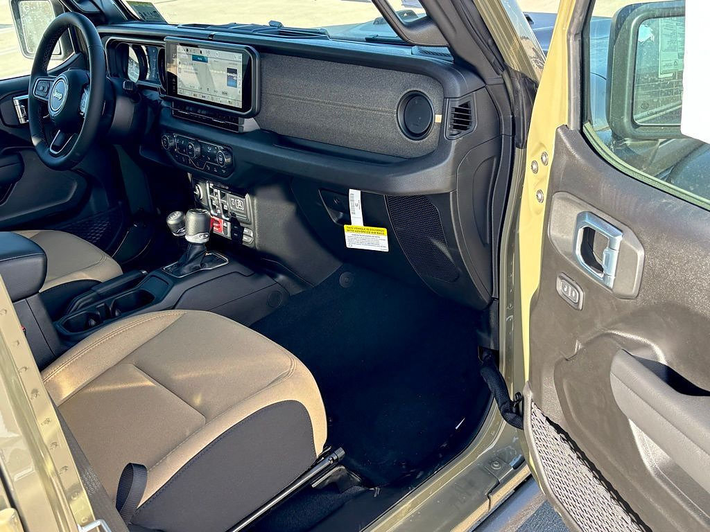 New 2026 Jeep Gladiator Willys AWD/4WD image 25