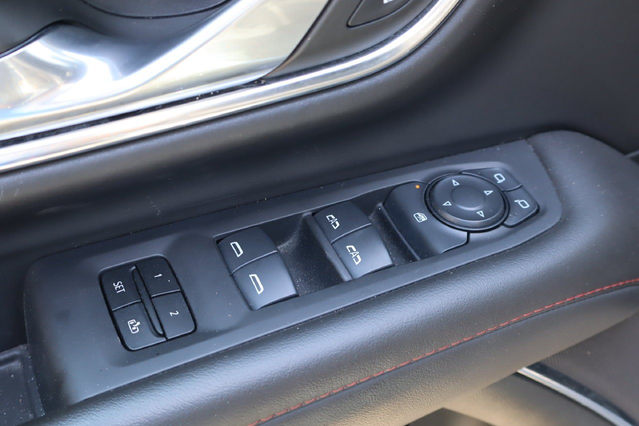 Used 2024 Chevrolet Suburban RST RWD image 22