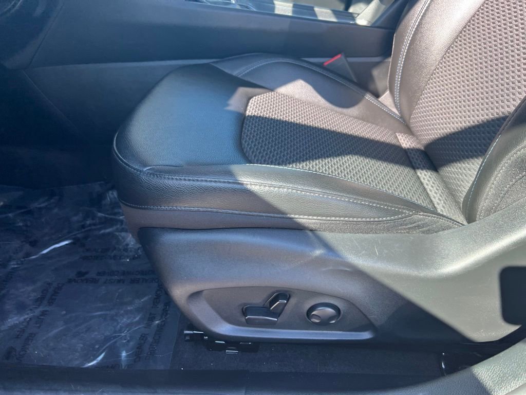 Used 2024 Jeep Compass Latitude w/ Convenience Group image 15