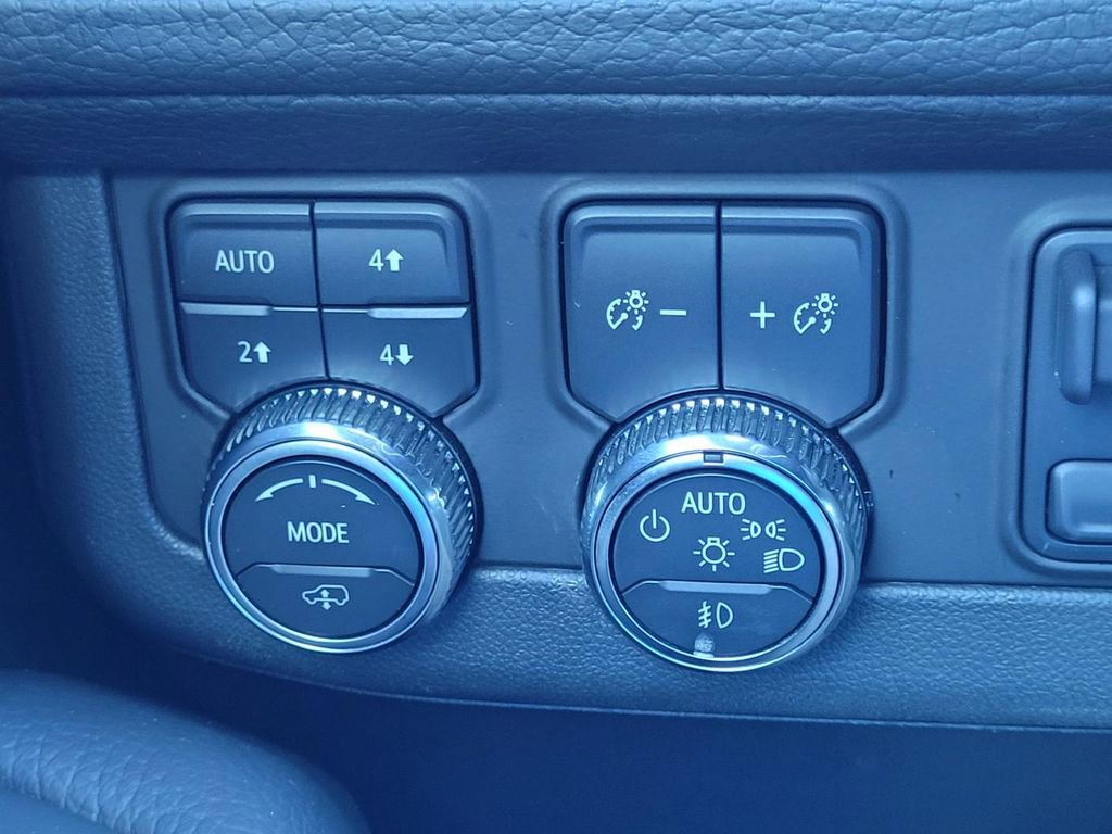 Used 2023 GMC Yukon Denali w/ Denali Reserve Package image 23