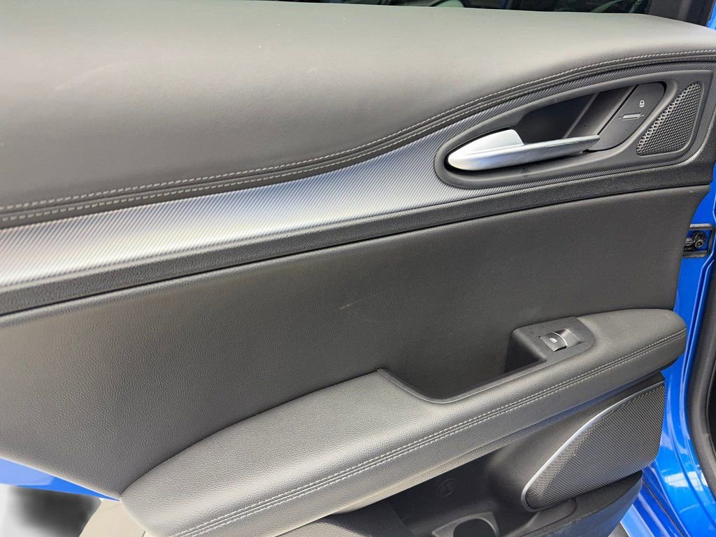 Used 2023 Alfa Romeo Stelvio Veloce image 38