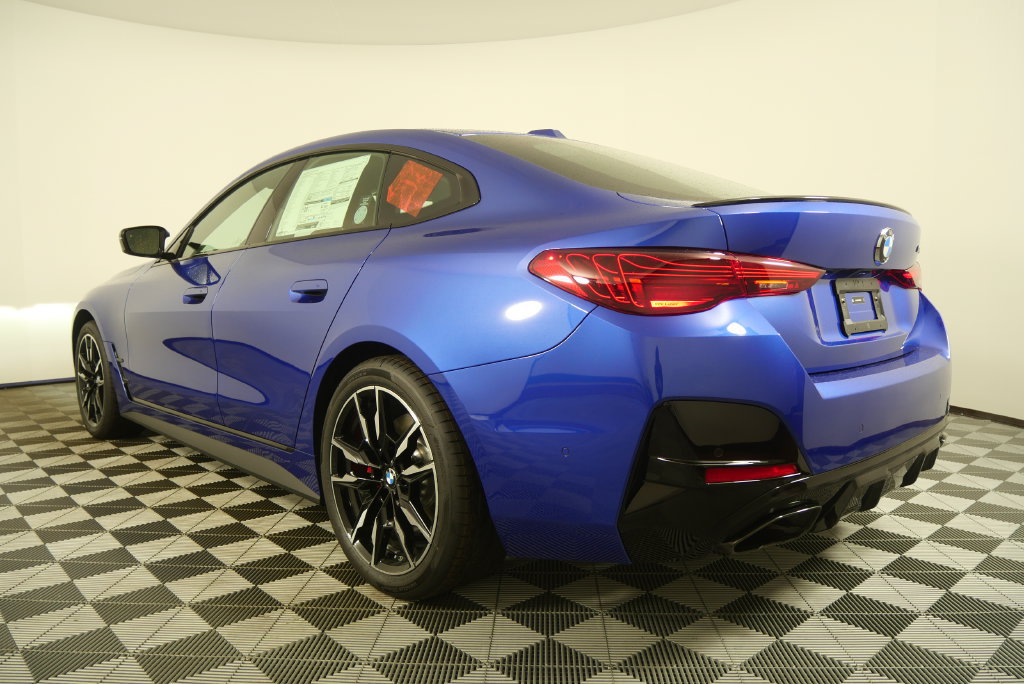 Used 2026 BMW M440i w/ Premium Package RWD image 4